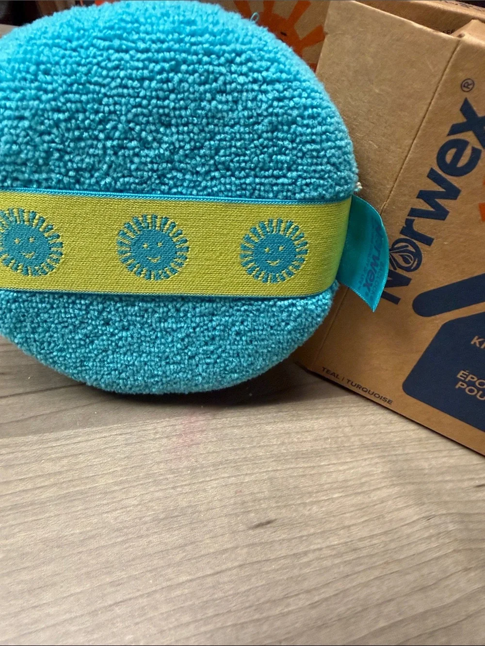 ❣️5|$25❣️Norwex Kids Bath Sponge in Blue and Orange Packaging